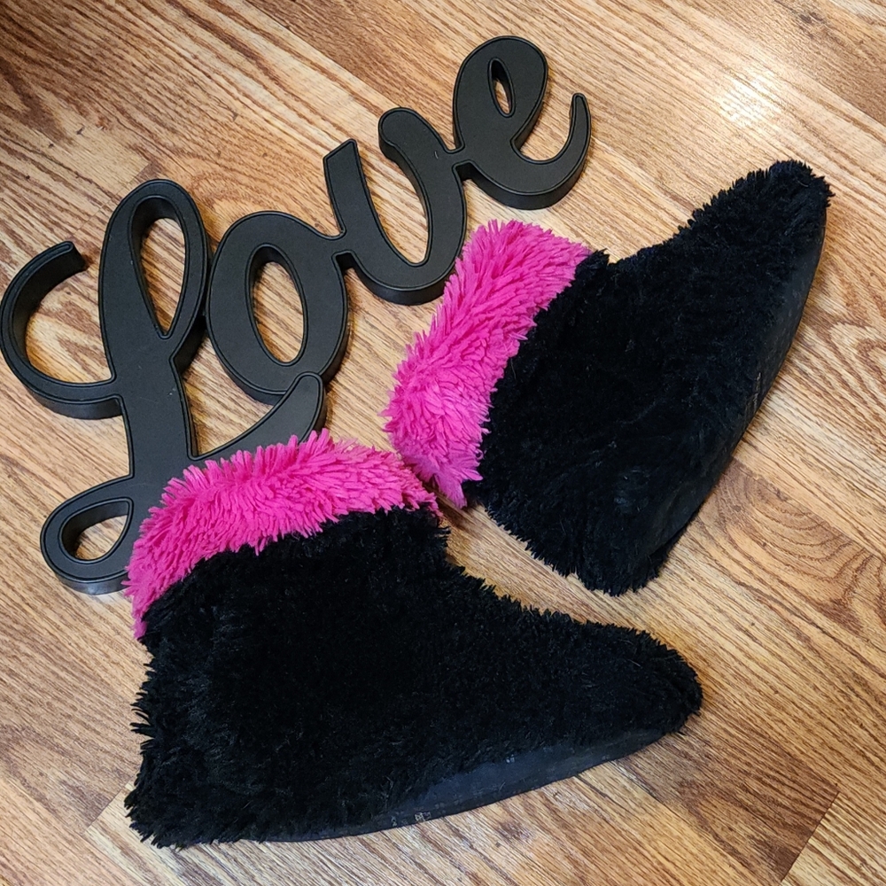 Dearfoams Black and Pink Faux Fur Fuzzy Slippers Womens Size Large 9-10